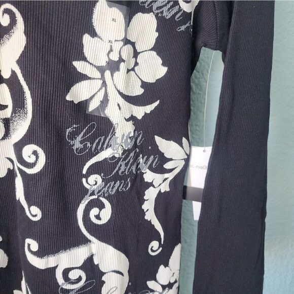 Calvin klein jeans l9ng sleeve tee shirt - Picture 3 of 9